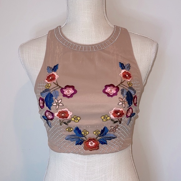 Bebe Embroidery Mesh Floral Crop Top - Picture 2 of 11